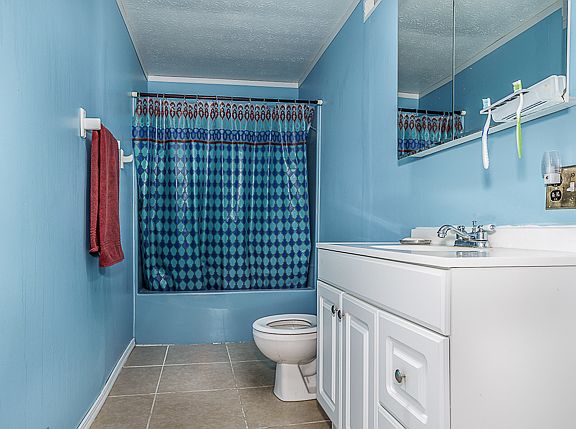 4th image of 867 Oldfield St
