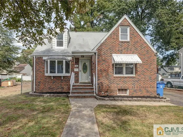 88 Hunt St, Iselin, NJ 08830