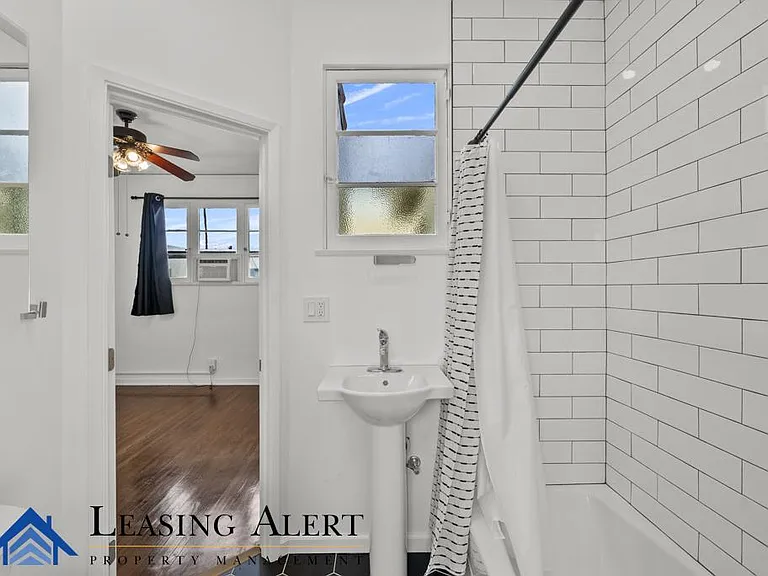 8216 Norton Ave #1/2 — Photo 10