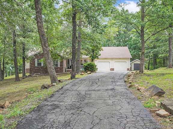 3rd image of 11825 Hickory Ln