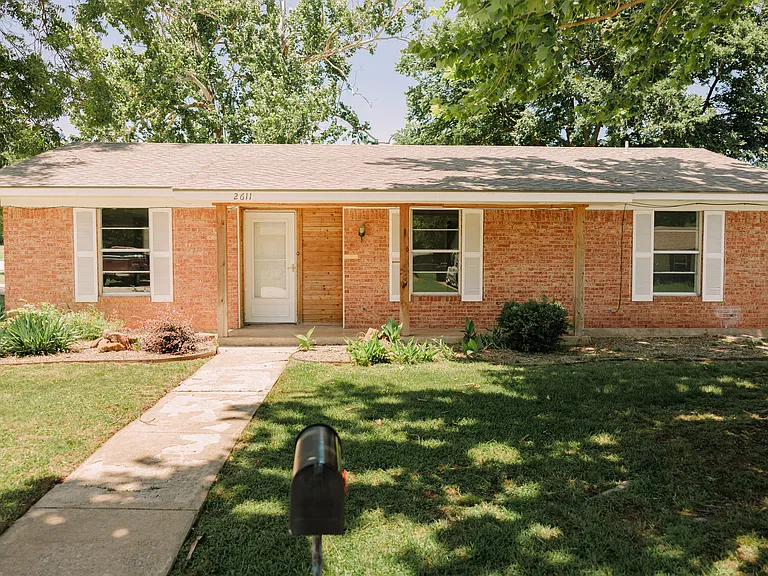2611 Easy St — Photo 1