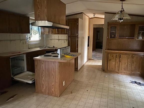 4th image of 319 Saint Mary St