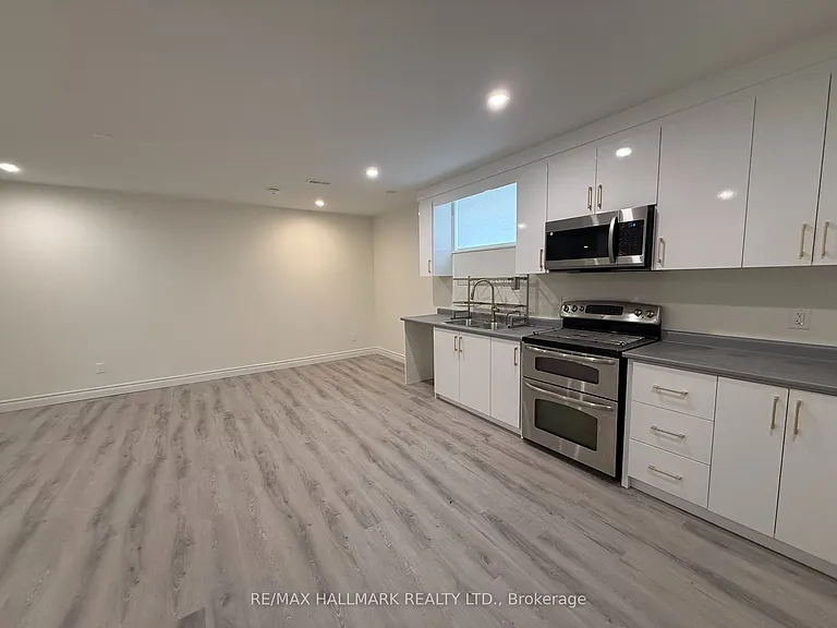 43 Oak Ave — Photo 9