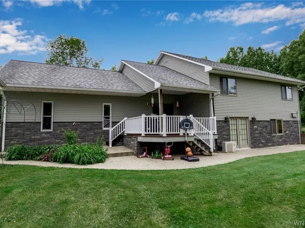 1956 Folsomdale Rd, Cowlesville, NY 14037