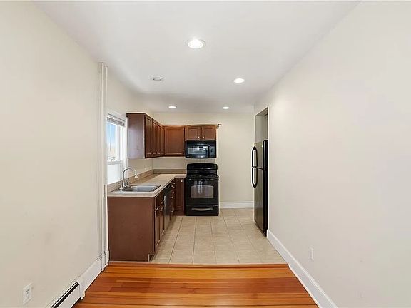 3rd image of 8 Mann Ave Unit 1