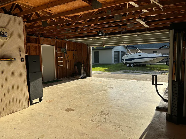 202 SW Crescent Ave — Photo 32