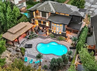 332 Carp Highlands Ct, Ottawa, ON K0A 1L0