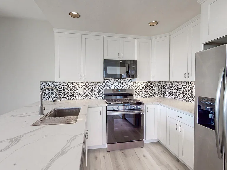 192 Imperial Beach Blvd — Photo 18