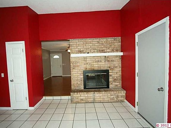 4th image of 13487 S Fern St