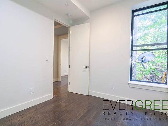 4th image of 854 Greene Ave #4A