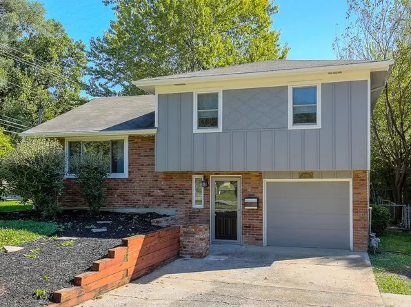 8901 Main St, Kansas City, MO 64114