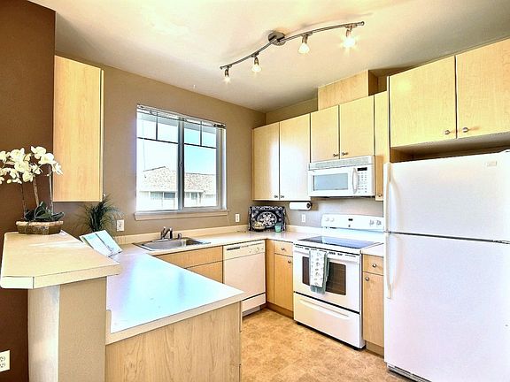 3rd image of 6125 Kennedy Ave SE Unit E-7