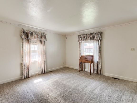 3rd image of 517 E 24th St