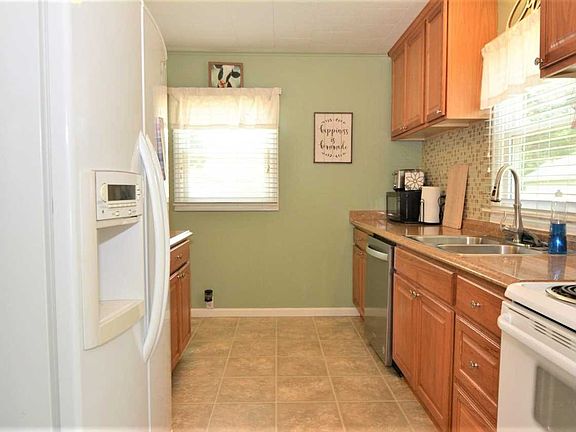 5th image of 1211 S Parker Dr