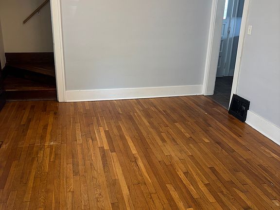 2nd image of 1405 Escott Ave NW