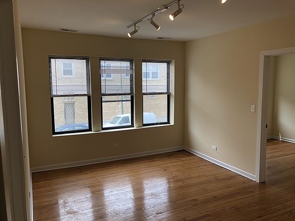 4th image of 3119 W Lawrence Ave #1W