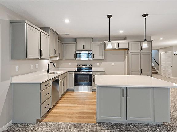 3rd image of 539 Tradition Rdg #81102