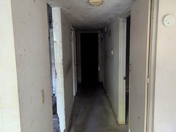 5th image of 4654 N Chestnut Ave APT 138