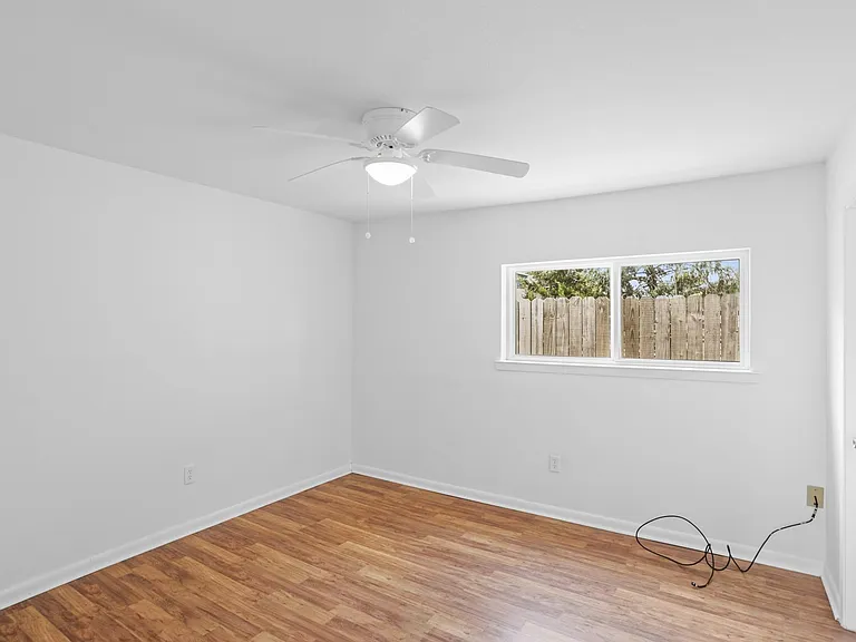 1408 Hughes St #15 — Photo 21