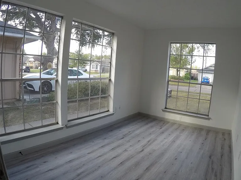 9211 Golden Meadow Dr — Photo 20