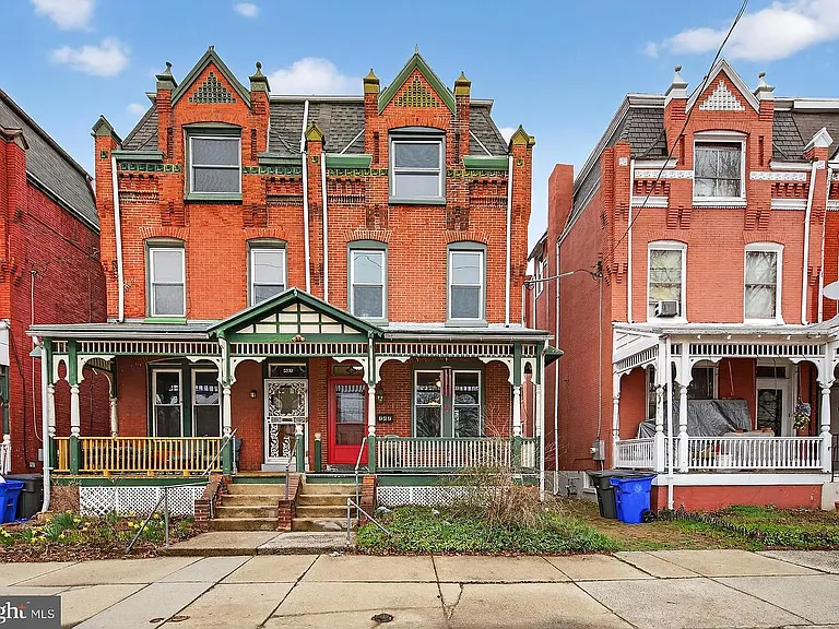 407 South St — Photo 1