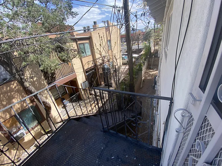 Super Cool Mid-Century Modern East Nob Hill Penthouse Suite with Views — Photo 20