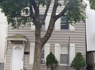 8 Kossuth St, Haledon, NJ 07508