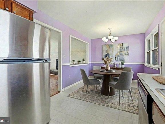 4th image of 1380 Oakcrest Cir