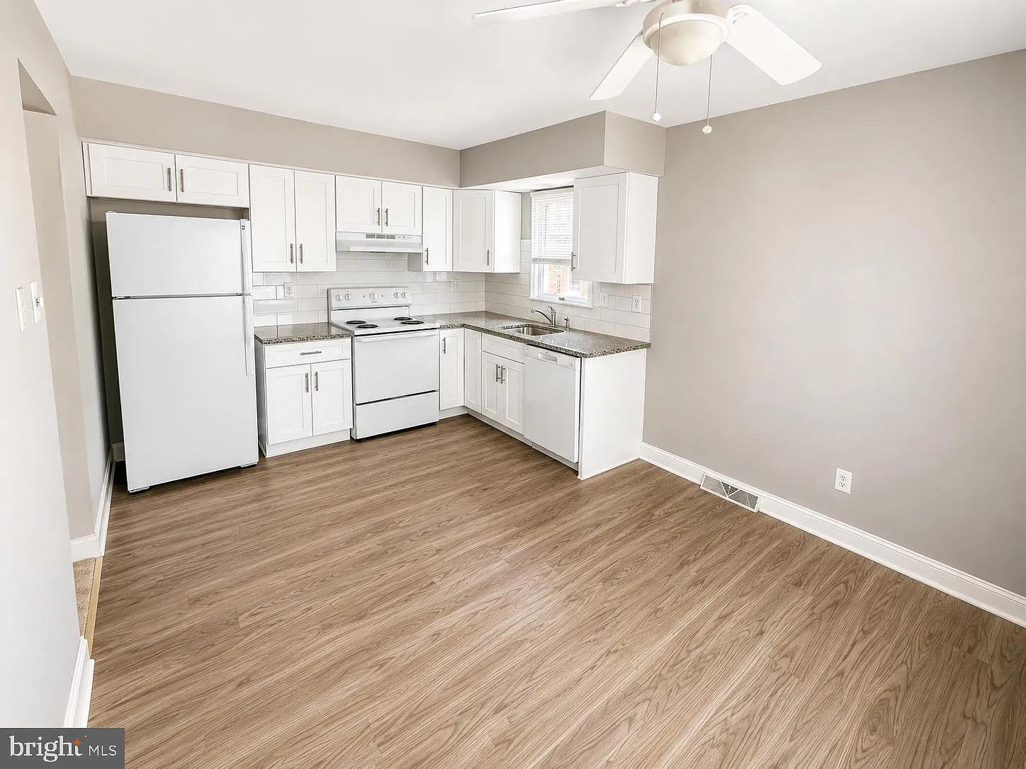 2 bed, 1.5 bath, $2,150 — Photo 3