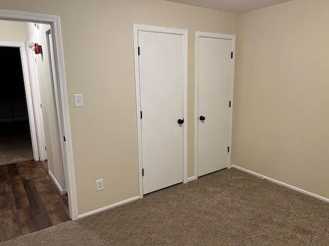 Front Bedroom: Two closets