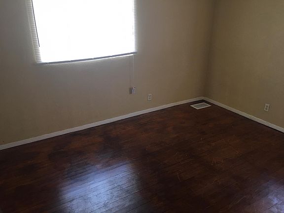 4th image of 965 Lees Dr