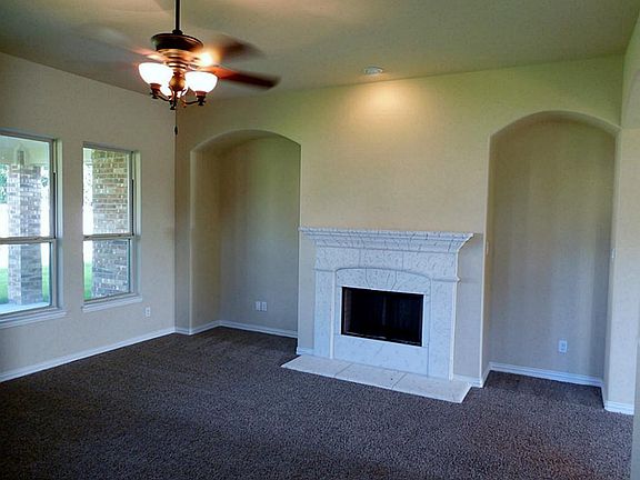 3rd image of 6118 Garden Lakes Ln