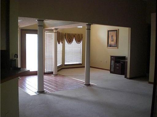 4th image of 10160 S Kelly Ln