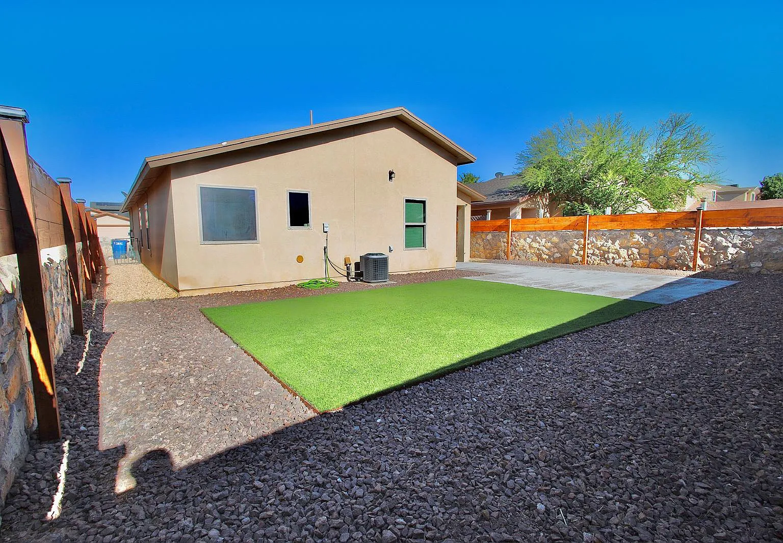 3 bed, 1330 sqft, $1,900 — Photo 3