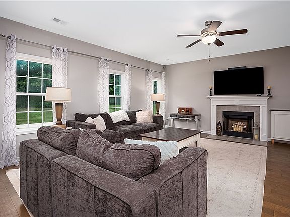 4th image of 1862 Wildwood Dr