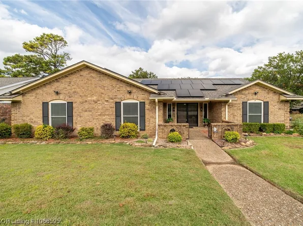 7621 Dover Pl, Fort Smith, AR 72903