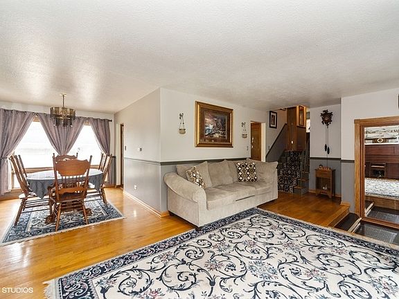 3rd image of 540 Arlene Dr