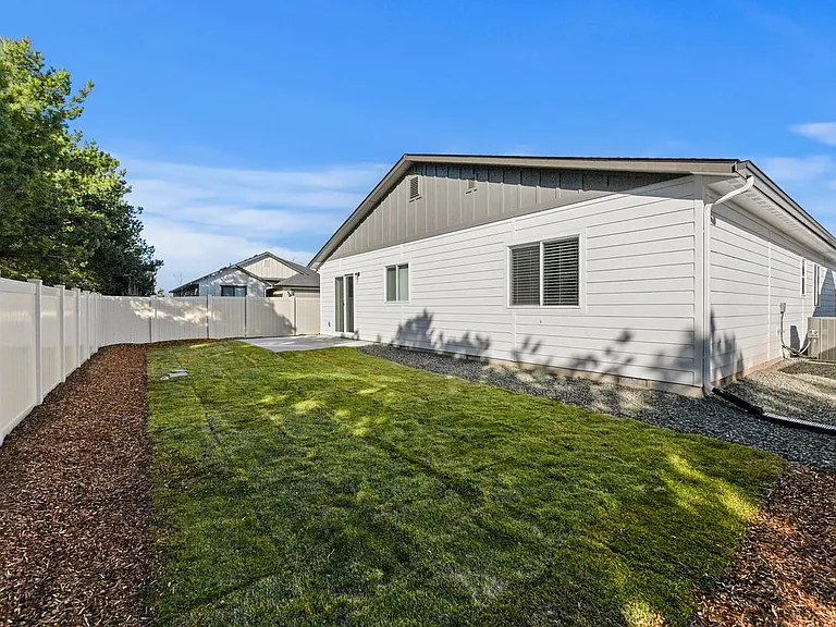 3965 N Amberwood Ave — Photo 29