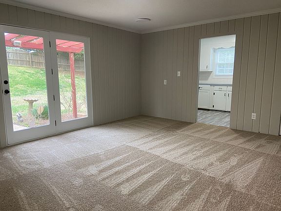 3rd image of 3055 Brookhill Dr