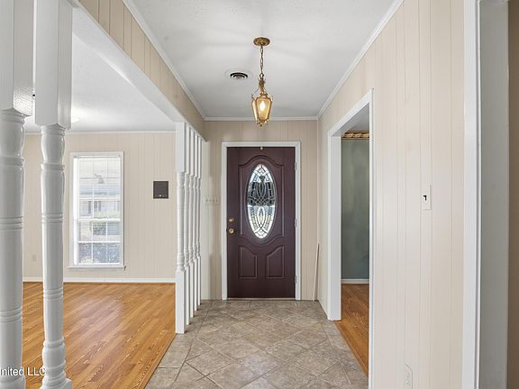 2nd image of 3517 Longstreet Dr