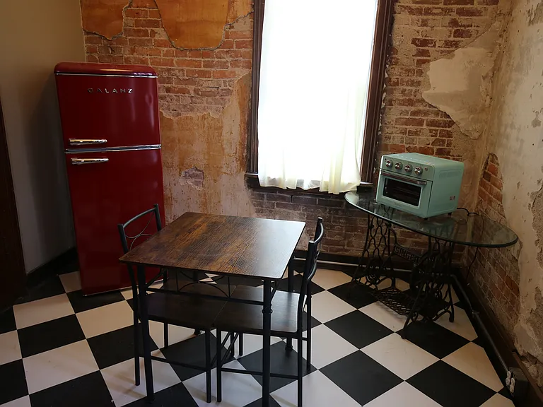 123 N Sale St #3 — Photo 31