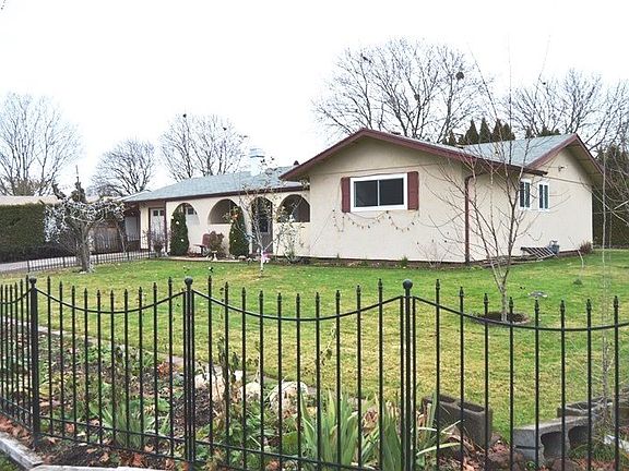 3rd image of 4497 Blaine Ct NE