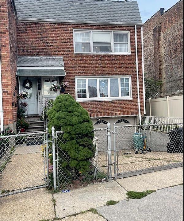 2nd image of 10343 Woodhaven Boulevard