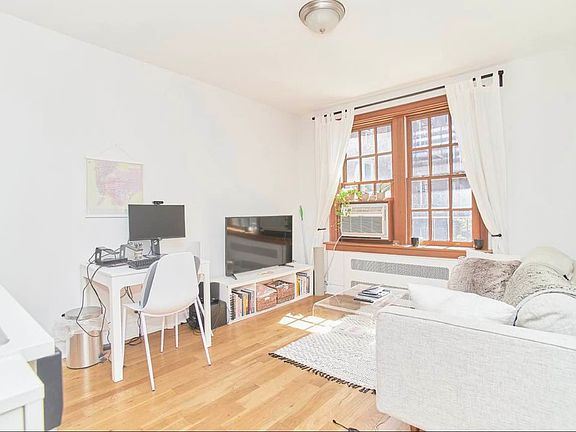 3rd image of 89 Hicks St APT 4H