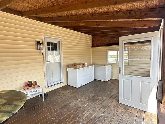 4th image of 4427 Annapolis Rd