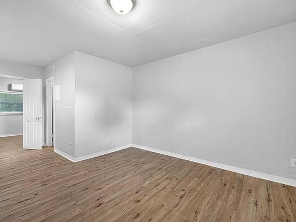 5th image of 2150 Inwood Ter APT 7