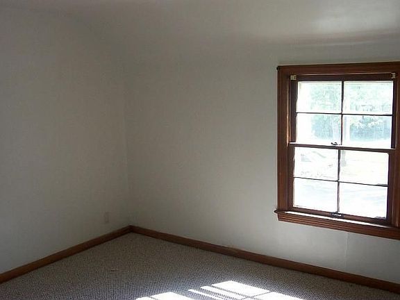 5th image of 5464 Beechwood Ave