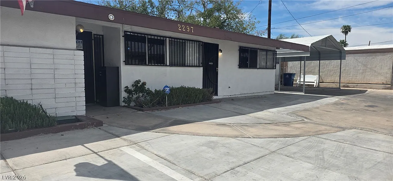 2 bed, 1.0 bath, 1864 sqft, $1,500 — Photo 1