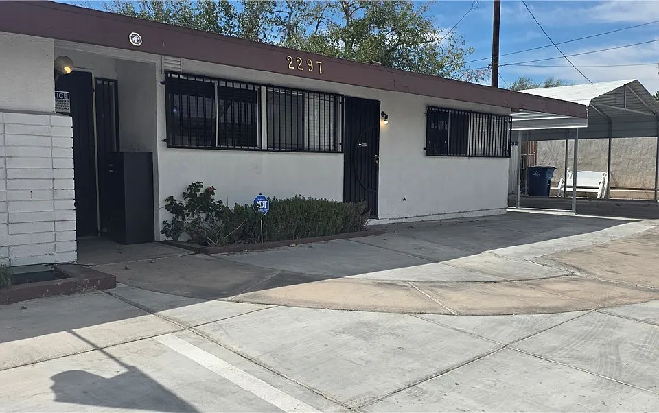 2297 E Desert Inn Rd #2