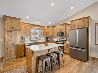 101 Bal Veld Dr, Pease, MN 56363